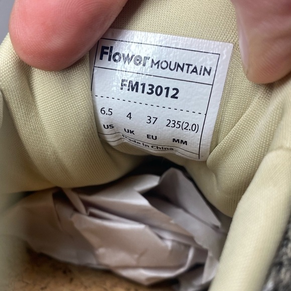 Flower Mountain Anthropologie Neutral Polka Dot Sneakers Trainers Sz 6.5 - Picture 9 of 10